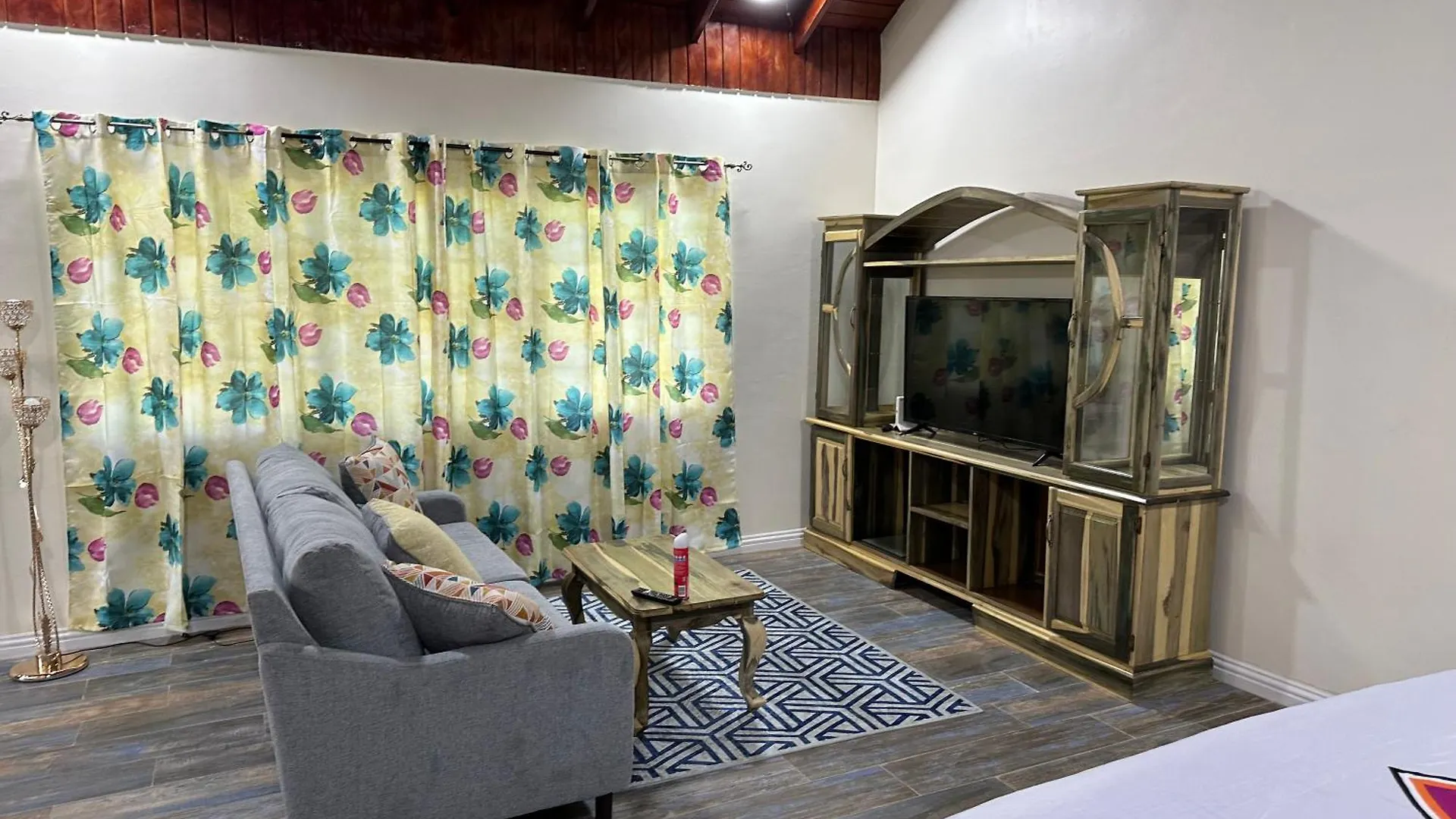 Hotel Yoga Dreams Negril 3*,