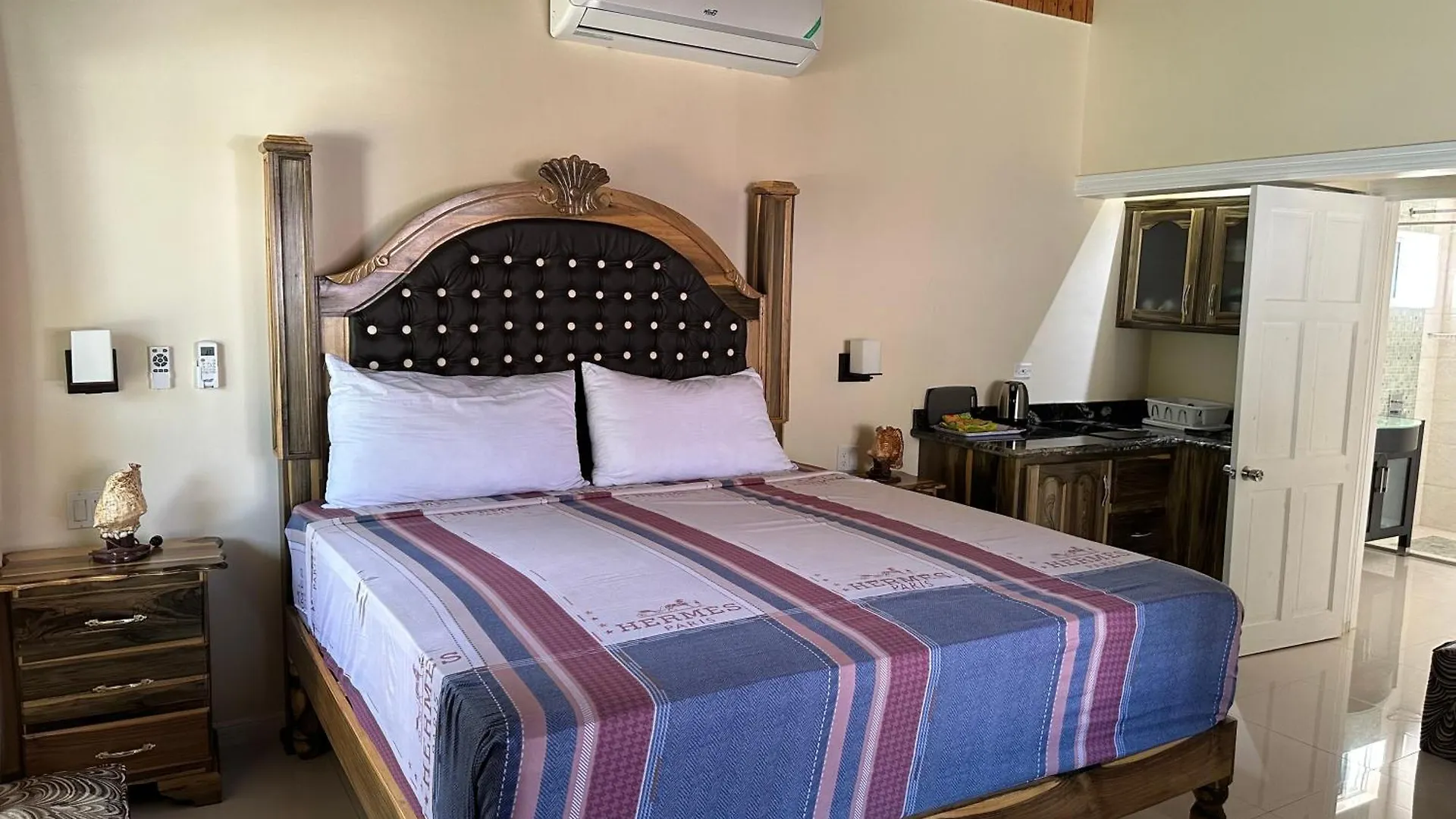 Yoga Dreams Negril Hotel 3*,
